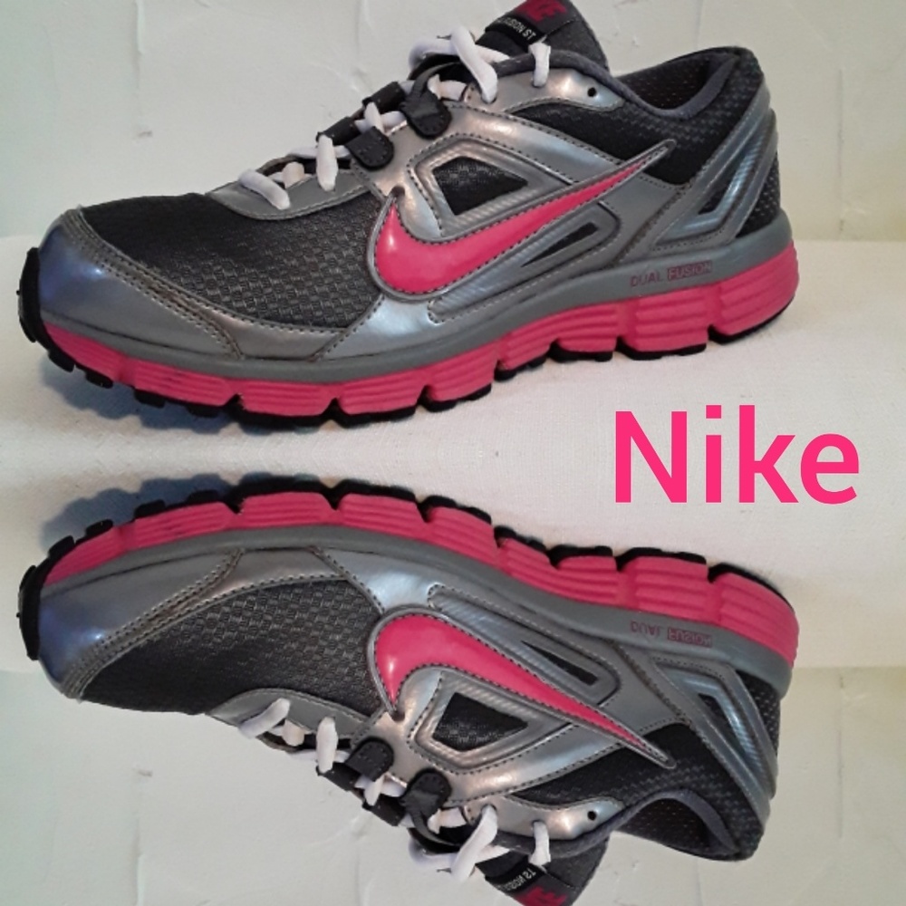 Nike Dual Fusion With Waffle Outsole
